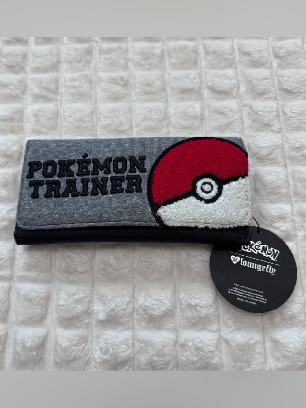 New LOUNGEFLY Pokemon Trainer Sherpa Poke Ball Trifold Wallet